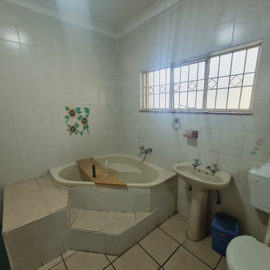 9 Bedroom Property for Sale in Bayswater Free State